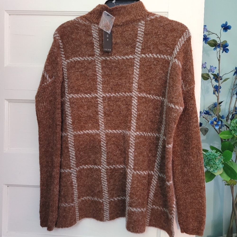 Women's mock neck sweater